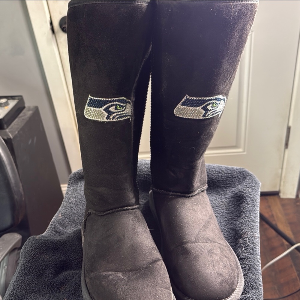 Women's Black Suede Winter Boots